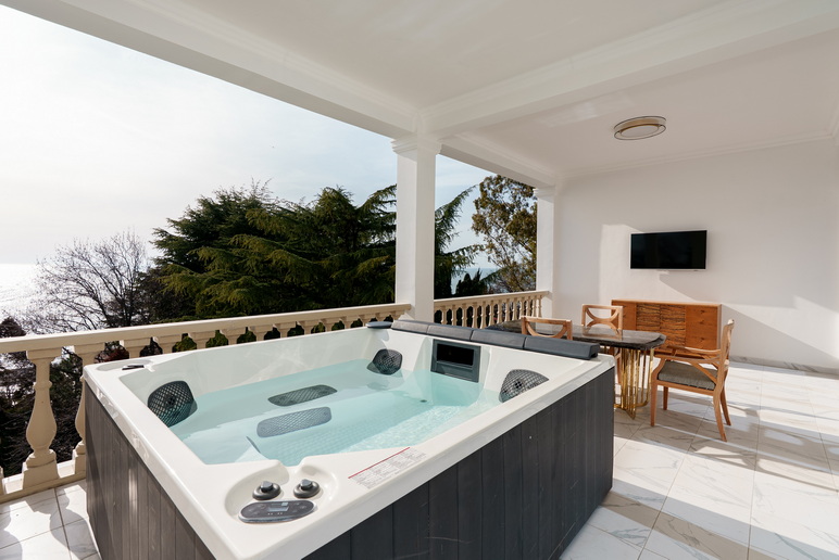 Люкс 4-х местный, 3 комнаты