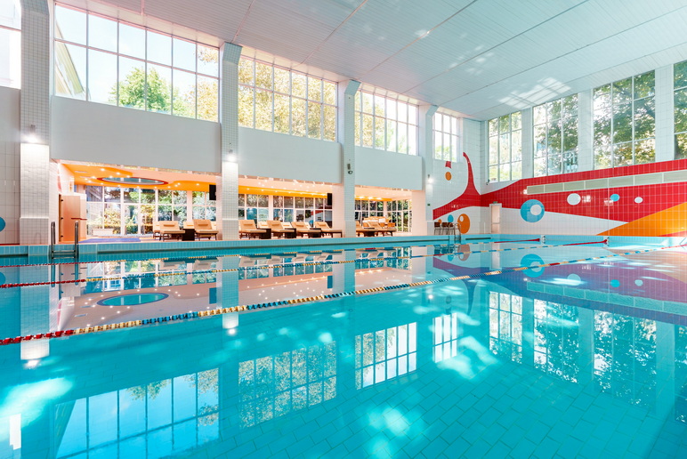 Закрытый бассейн